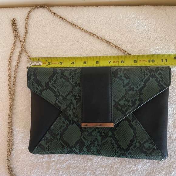 INC clutch with chain - Picture 3 of 6